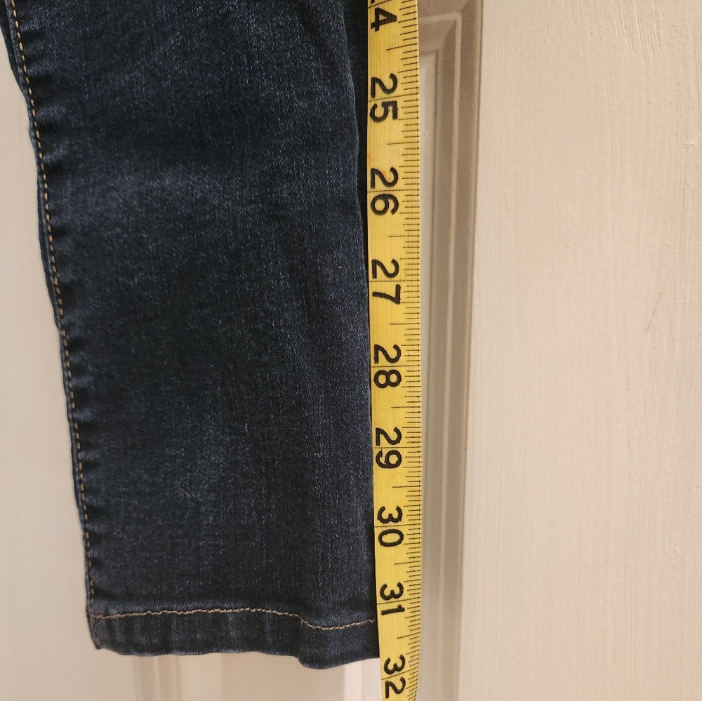Curvy Skinny Jeans - Picture 4 of 5
